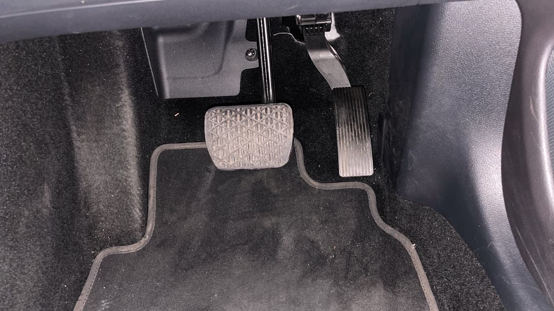 2019 Mercedes-benz GLA 180, Automatic, 40391 km, Pedals and Footmat