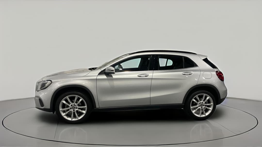 2019 Mercedes-benz GLA 180, Automatic, 40391 km, Left Side View