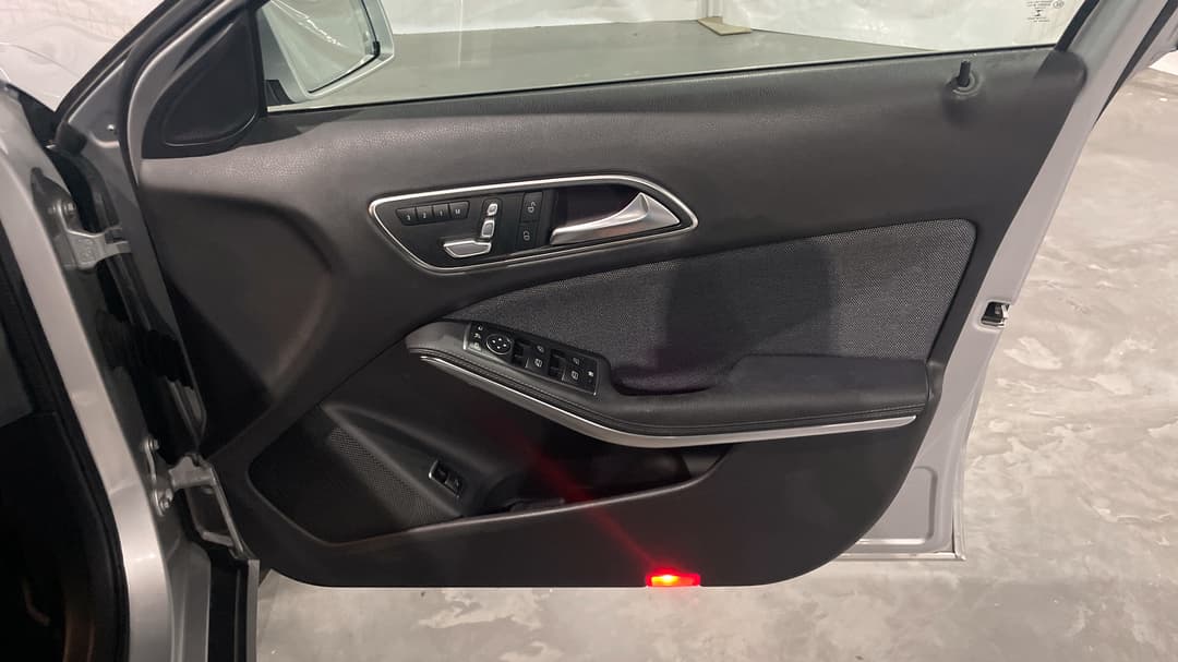2019 Mercedes-benz GLA 180, Automatic, 40391 km, Speaker View