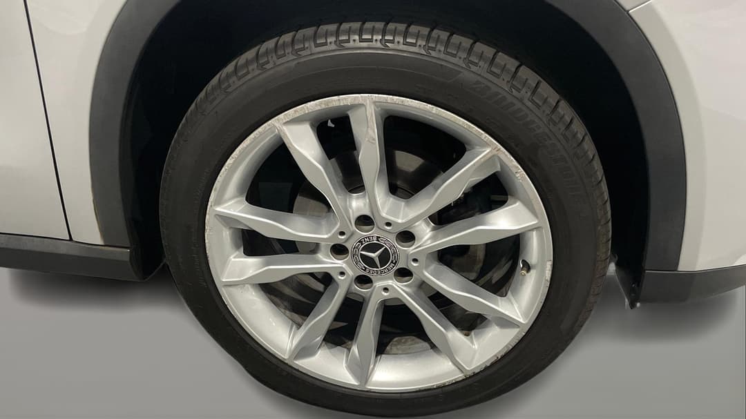 2019 Mercedes-benz GLA 180, Automatic, 40391 km, Right Front Wheel