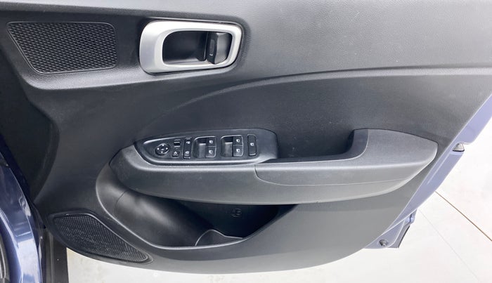 2020 Hyundai VENUE SX PLUS 1.0 TURBO DCT, Petrol, Automatic, 26,204 km, Driver Side Door Panels Control