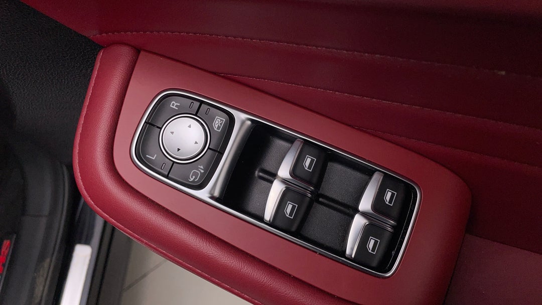 2020 MG HS Essence Anfield Edition, Automatic, 29180 km, Drivers Side Door Panel Controls