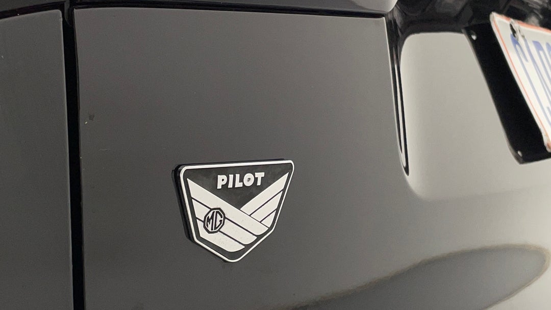 2020 MG HS Essence Anfield Edition, Automatic, 29180 km, Badge (Boot Left Side)