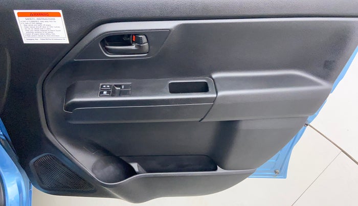 2020 Maruti New Wagon-R LXI CNG 1.0 L, CNG, Manual, 9,595 km, Driver Side Door Panels Controls