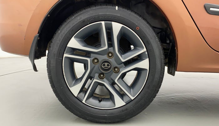 2017 Tata TIGOR XZ 1.2 REVOTRON OPT, Petrol, Manual, 65,047 km, Right Rear Wheel