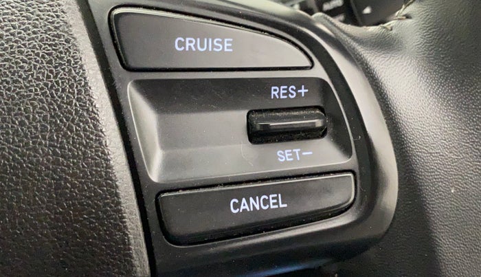2020 Hyundai VENUE SX 1.5 CRDI, Diesel, Manual, 31,537 km, Adaptive Cruise Control