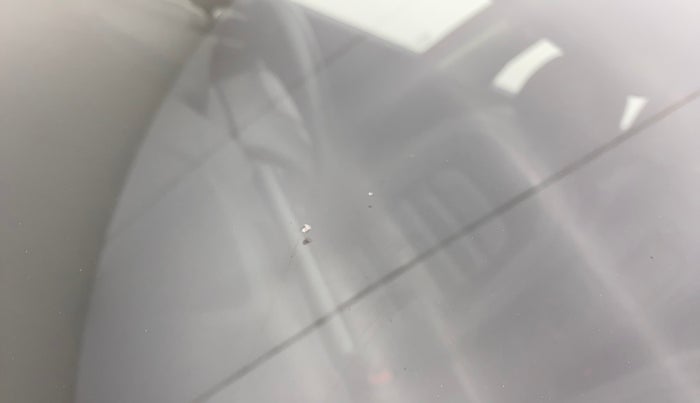 2020 Hyundai VENUE SX 1.5 CRDI, Diesel, Manual, 31,537 km, Front windshield - Minor spot on windshield