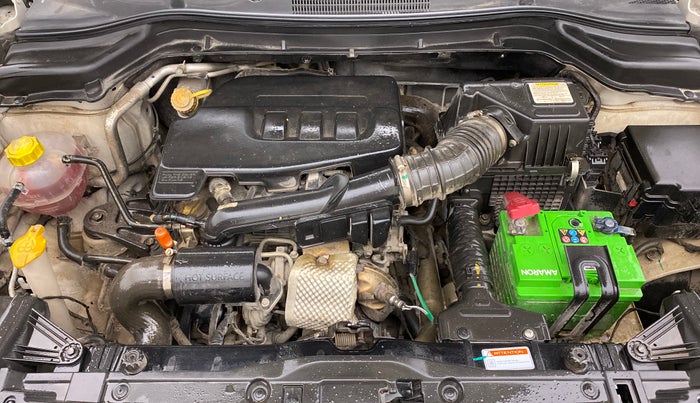 2019 Mahindra XUV300 W6 1.2 PETROL, Petrol, Manual, 40,899 km, Open Bonet