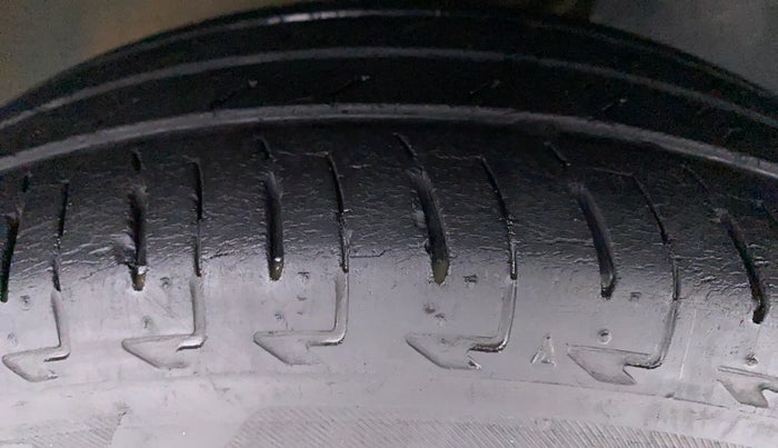 2017 Maruti IGNIS ALPHA 1.2 K12, Petrol, Manual, 43,223 km, Right Front Tyre Tread