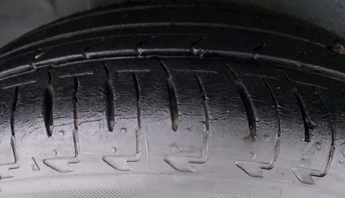 2017 Maruti IGNIS ALPHA 1.2 K12, Petrol, Manual, 43,223 km, Right Rear Tyre Tread