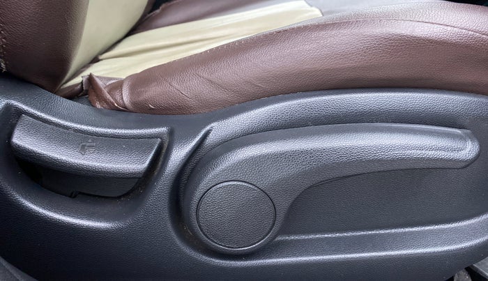 2016 Hyundai Elite i20 SPORTZ 1.2, Petrol, Manual, 18,450 km, Driver Side Adjustment Panel