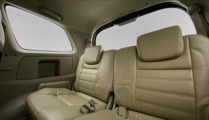2014 Toyota Innova 2.5 VX 7 STR BS IV, Diesel, Manual, Third Seat Row ( optional )