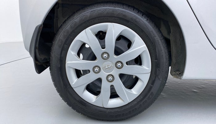 2017 Hyundai Eon MAGNA PLUS OPTIONAL, Petrol, Manual, 8,760 km, Right Rear Wheel
