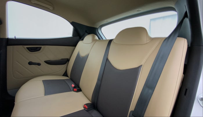 2017 Hyundai Eon MAGNA PLUS OPTIONAL, Petrol, Manual, 8,760 km, Right Side Rear Door Cabin