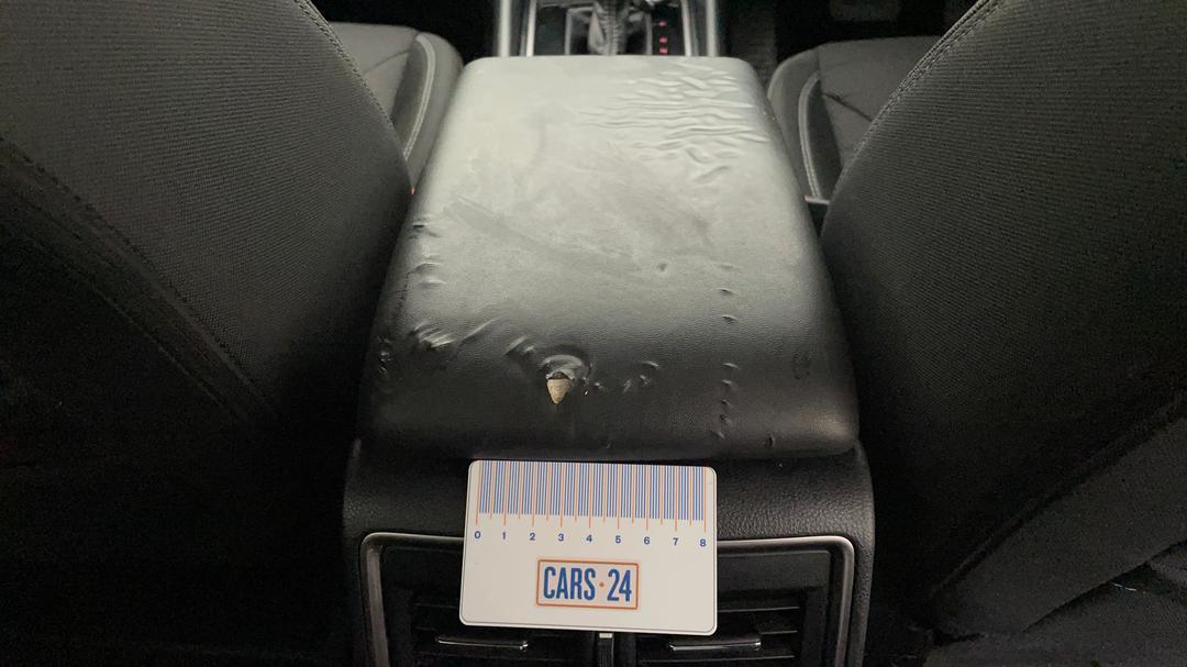 2019 Subaru Forester 2.5i-l (awd), Automatic, 81471 km, Center Console Scratch