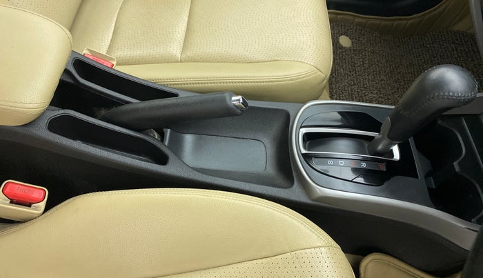 2018 Honda City ZX CVT, CNG, Automatic, 57,705 km, Gear Lever
