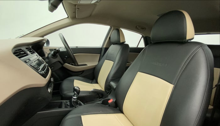 2016 Hyundai Elite i20 ASTA 1.4 CRDI, Diesel, Manual, 63,564 km, Right Side Front Door Cabin