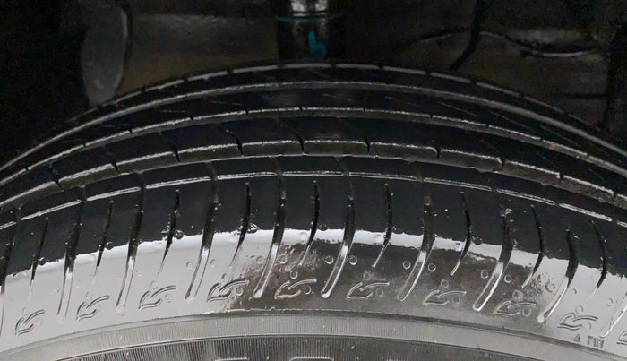 2022 Maruti BREZZA ZXI SMART HYBRID , Petrol, Manual, 14,165 km, Right Front Tyre Tread