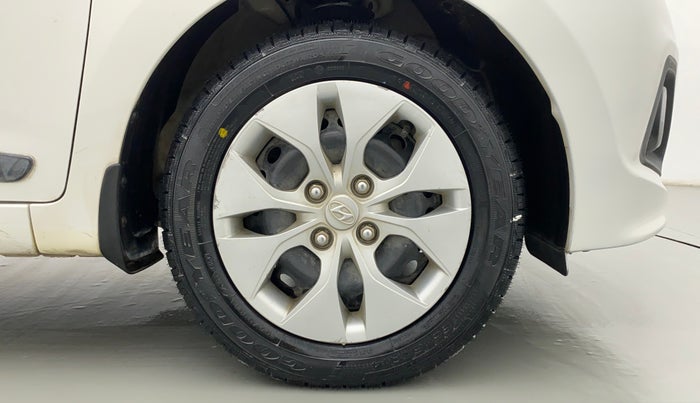 2015 Hyundai Xcent S 1.2, Petrol, Manual, 50,990 km, Right Front Wheel