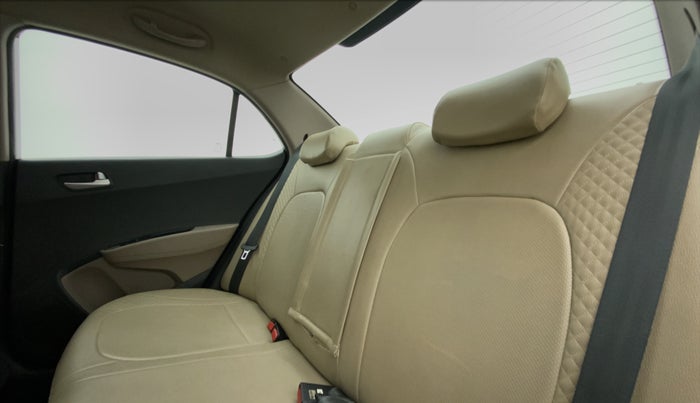 2015 Hyundai Xcent S 1.2, Petrol, Manual, 50,990 km, Right Side Rear Door Cabin