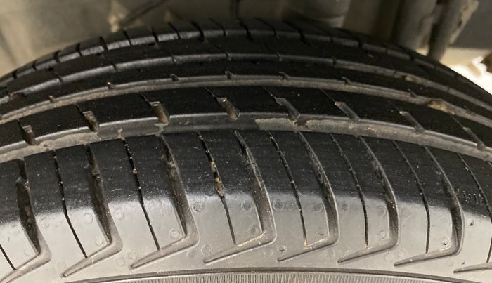 2015 Nissan Micra Active XL, Petrol, Manual, 48,865 km, Left Rear Tyre Tread