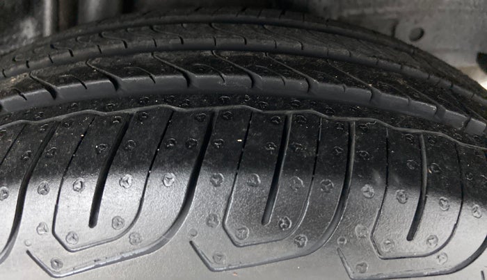 2015 Honda Jazz 1.2 V MT, Petrol, Manual, 76,438 km, Left Rear Tyre Tread