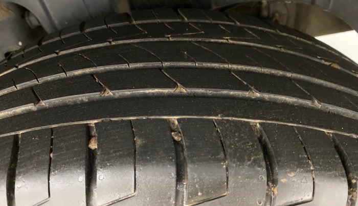 2019 Mahindra XUV300 1.5 W6 MT, Diesel, Manual, 59,235 km, Left Rear Tyre Tread