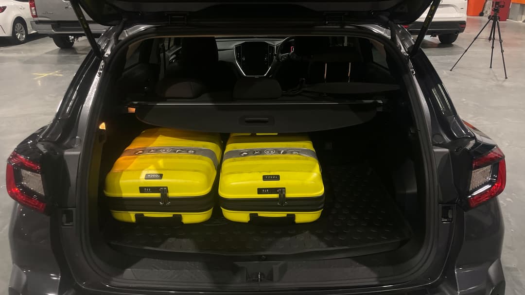 2023 Subaru Crosstrek AWD 2.0r, Automatic, 27789 km, Boot Inside View with Luggage