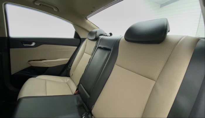 2017 Hyundai Verna 1.6 SX VTVT AT (O), Petrol, Automatic, 37,411 km, Right Side Rear Door Cabin