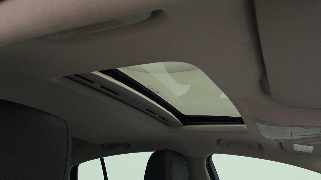 Interior Sunroof/Moonroof