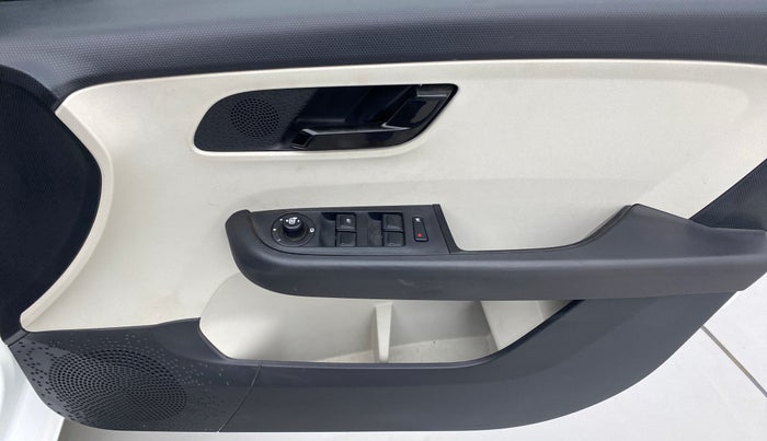 2022 Tata ALTROZ XM+ 1.2 RTN, Petrol, Manual, 5,169 km, Driver Side Door Panels Control