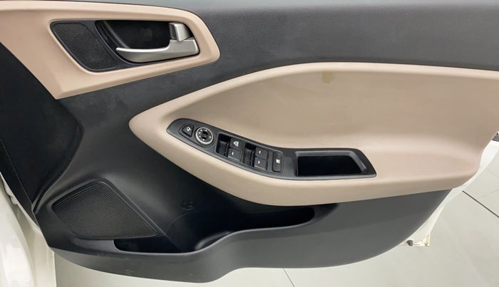 2018 Hyundai Elite i20 SPORTZ 1.2, Petrol, Manual, 52,575 km, Driver Side Door Panels Control