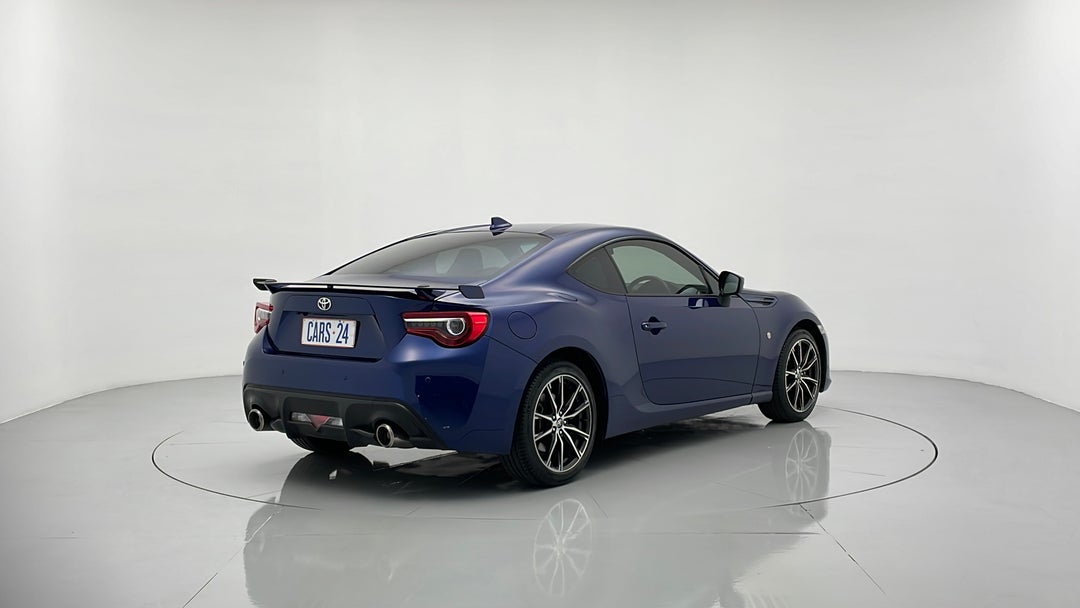 Right Back Diagonal (45- Degree) View