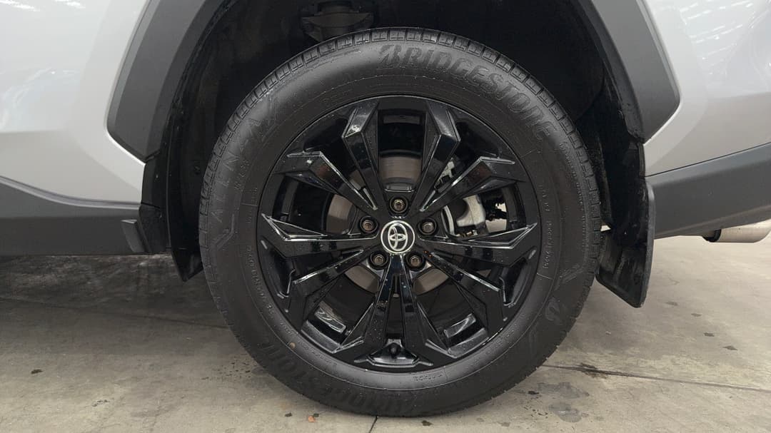 2025 Toyota RAV4 Cruiser (AWD) Hybrid, Automatic, 25230 km, Left Rear Wheel
