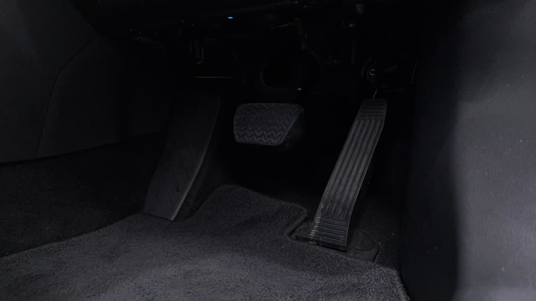2025 Toyota RAV4 Cruiser (AWD) Hybrid, Automatic, 25230 km, Pedals and Footmat