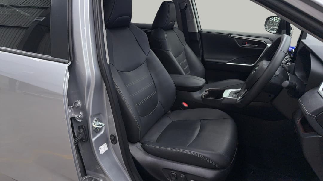 2025 Toyota RAV4 Cruiser (AWD) Hybrid, Automatic, 25230 km, Right Side Front Door Cabin View