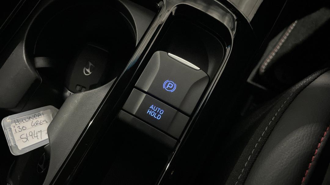 2025 Hyundai i30 N Line Mhev, Automatic, 2547 km, Handbrake