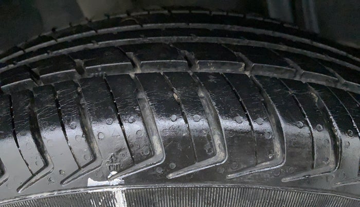 2018 Datsun Redi Go T (O), Petrol, Manual, 34,771 km, Right Rear Tyre Tread