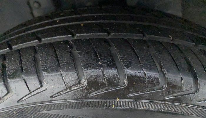 2018 Datsun Redi Go T (O), Petrol, Manual, 34,771 km, Left Front Tyre Tread