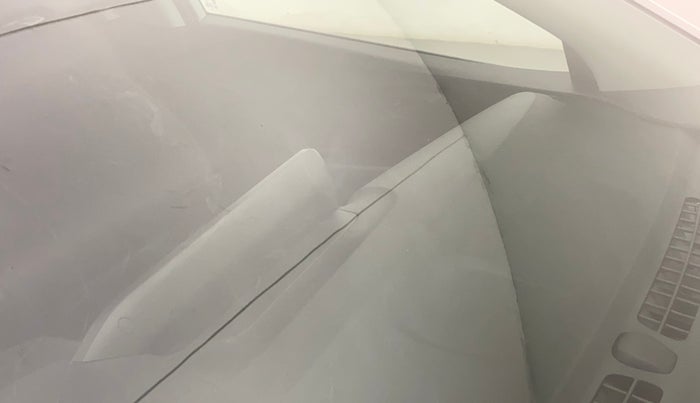 2021 Hyundai NEW I20 ASTA (O) 1.5 CRDI MT, Diesel, Manual, 41,478 km, Front windshield - Minor spot on windshield