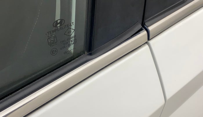 2021 Hyundai NEW I20 ASTA (O) 1.5 CRDI MT, Diesel, Manual, 41,478 km, Front passenger door - Weather strip has minor damage