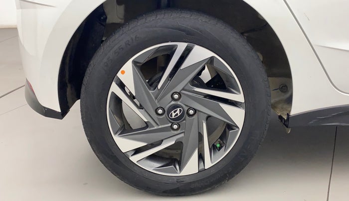 2021 Hyundai NEW I20 ASTA (O) 1.5 CRDI MT, Diesel, Manual, 41,478 km, Right Rear Wheel