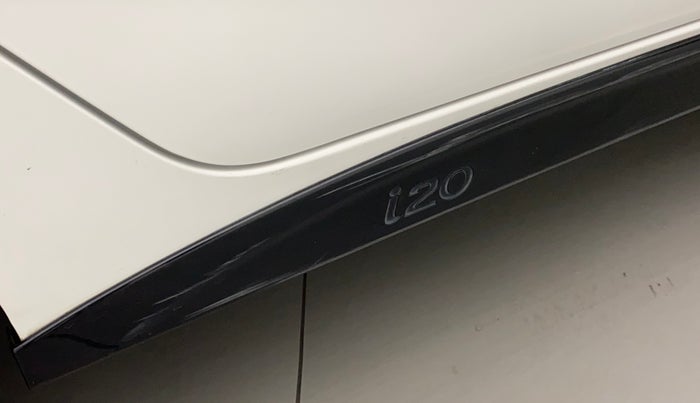 2021 Hyundai NEW I20 ASTA (O) 1.5 CRDI MT, Diesel, Manual, 41,478 km, Right running board - Minor scratches