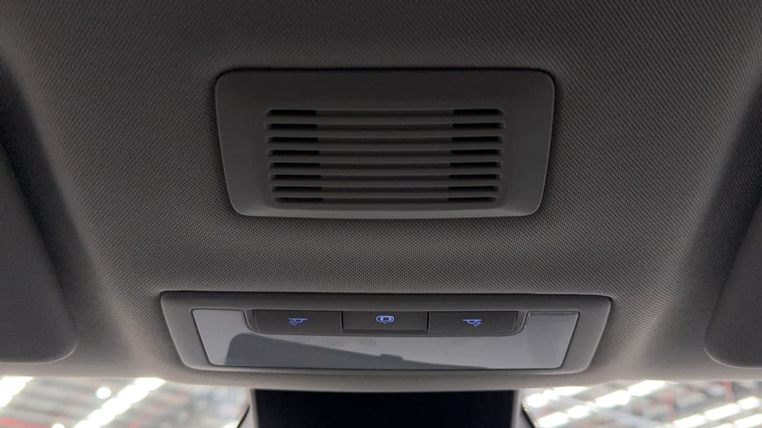 2022 MG Zst Core, Automatic, 72273 km, On-Roof Controls/Sunglass holder