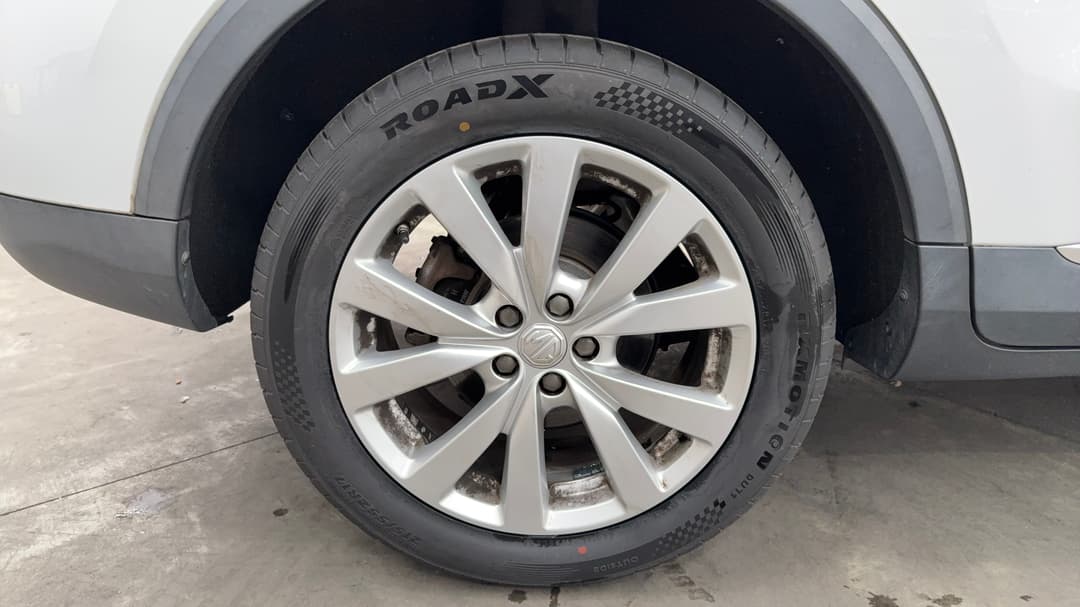 2022 MG Zst Core, Automatic, 72273 km, Right Rear Wheel