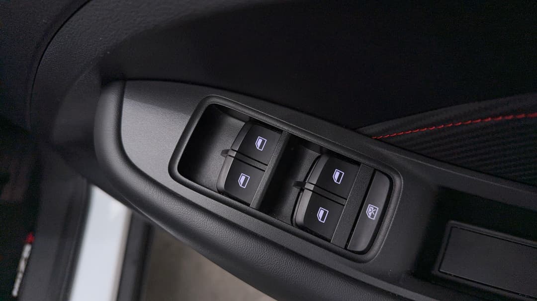2022 MG Zst Core, Automatic, 72273 km, Drivers Side Door Panel Controls