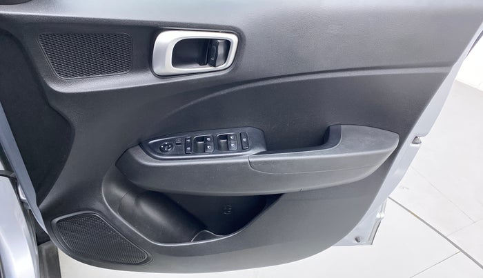 2022 Hyundai VENUE S MT 1.2 KAPPA, Petrol, Manual, 3,515 km, Driver Side Door Panels Control