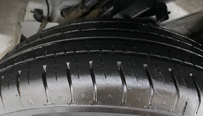 2022 Hyundai VENUE S MT 1.2 KAPPA, Petrol, Manual, 3,515 km, Left Rear Tyre Tread