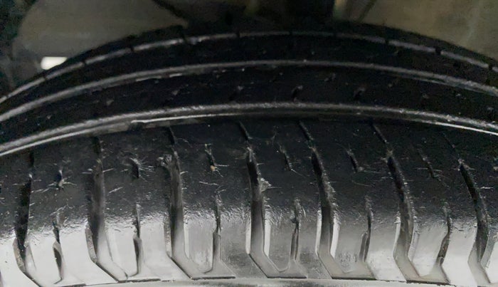 2017 Maruti Dzire VXI, Petrol, Manual, 19,147 km, Left Front Tyre Tread