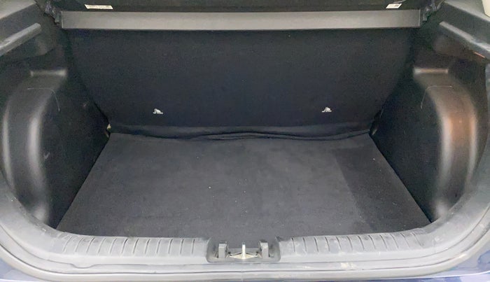 2020 Hyundai VENUE S 1.2, Petrol, Manual, 36,388 km, Boot Inside